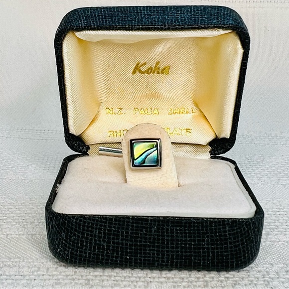 💥SALE💥 Men’s Tie Tack New Zealand Paua Shell‎ Rhodium Plated IOB VTG Like New - Picture 4 of 7